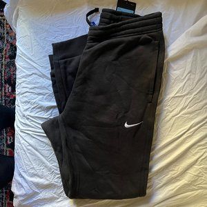 Nike Men's Standard Fit Black Sweatpants Joggers NWT Size M